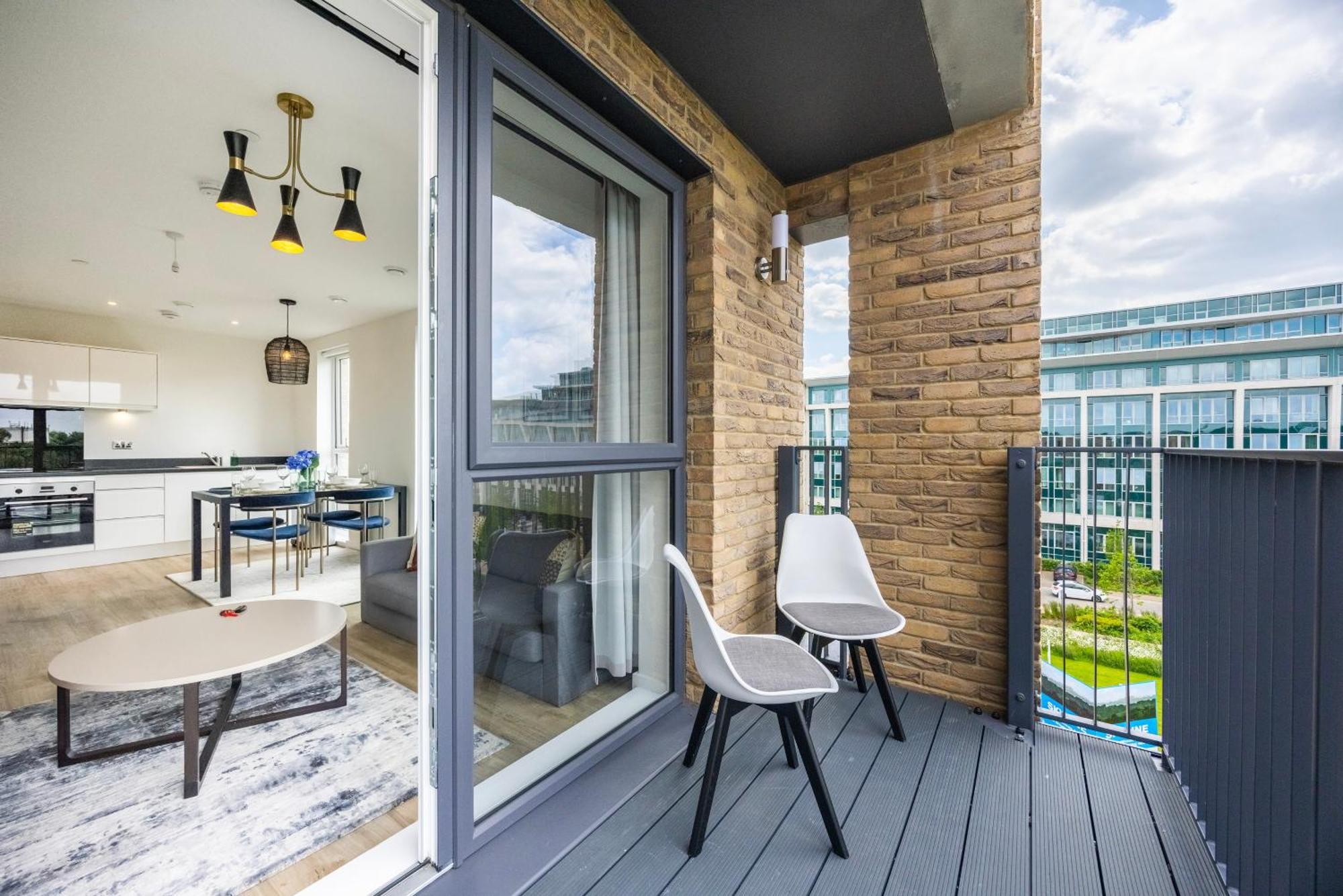 Brentwooddelight Apartment Bagian luar foto